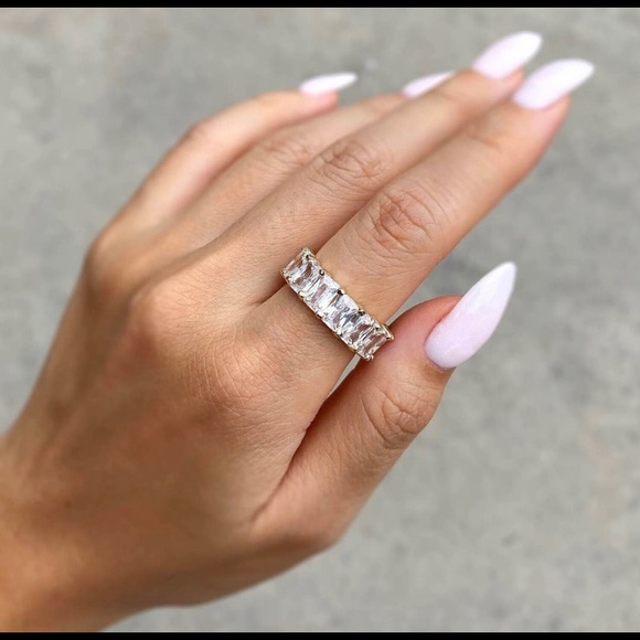 Silver ring - Picture 2 of 3